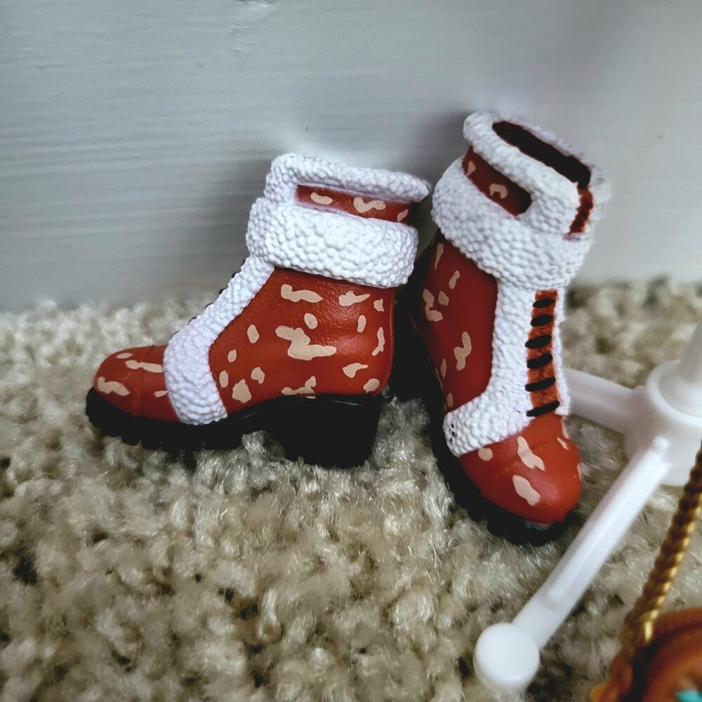 New Disney ILY 4ever Inspired by Bambi Fashion Outfit with Mannequins - Picture 4 of 6